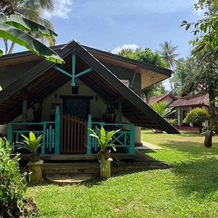 Lobo'S Villa Kurunegala Buitenkant foto